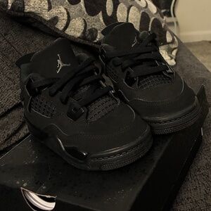 Toodler Jordan Black Cat